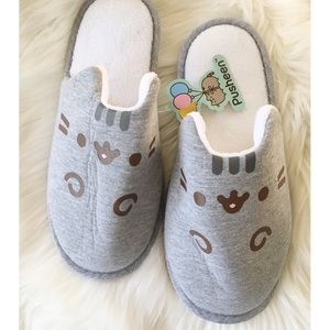 pusheen slippers